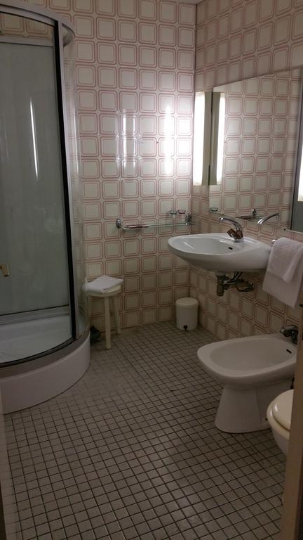 Hotel A Notre Dame La Chatre Ngoại thất bức ảnh